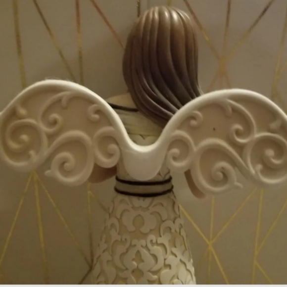 Angel holding a cross sending the message of Faith. Modeles Faith 88083 - Picture 3 of 7